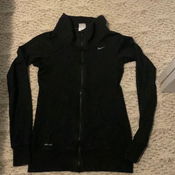Nike Tops - Nike zip up lightweight jacket